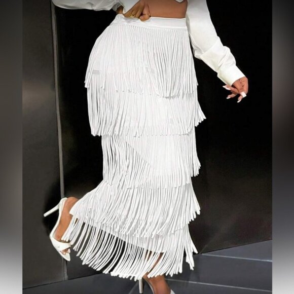Dresses & Skirts - Elegant White Fringe Skirt